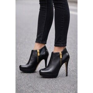 Michael Kors Black York Platform Ankle Booties Heels Size 6.5M Gold Zip Stiletto